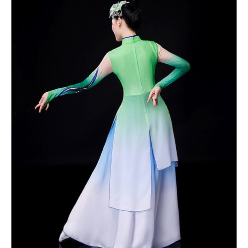 Women green gradient colored fairy hanfu chinese folk dance dress  qipao classical umbrella fan dance dress costumes